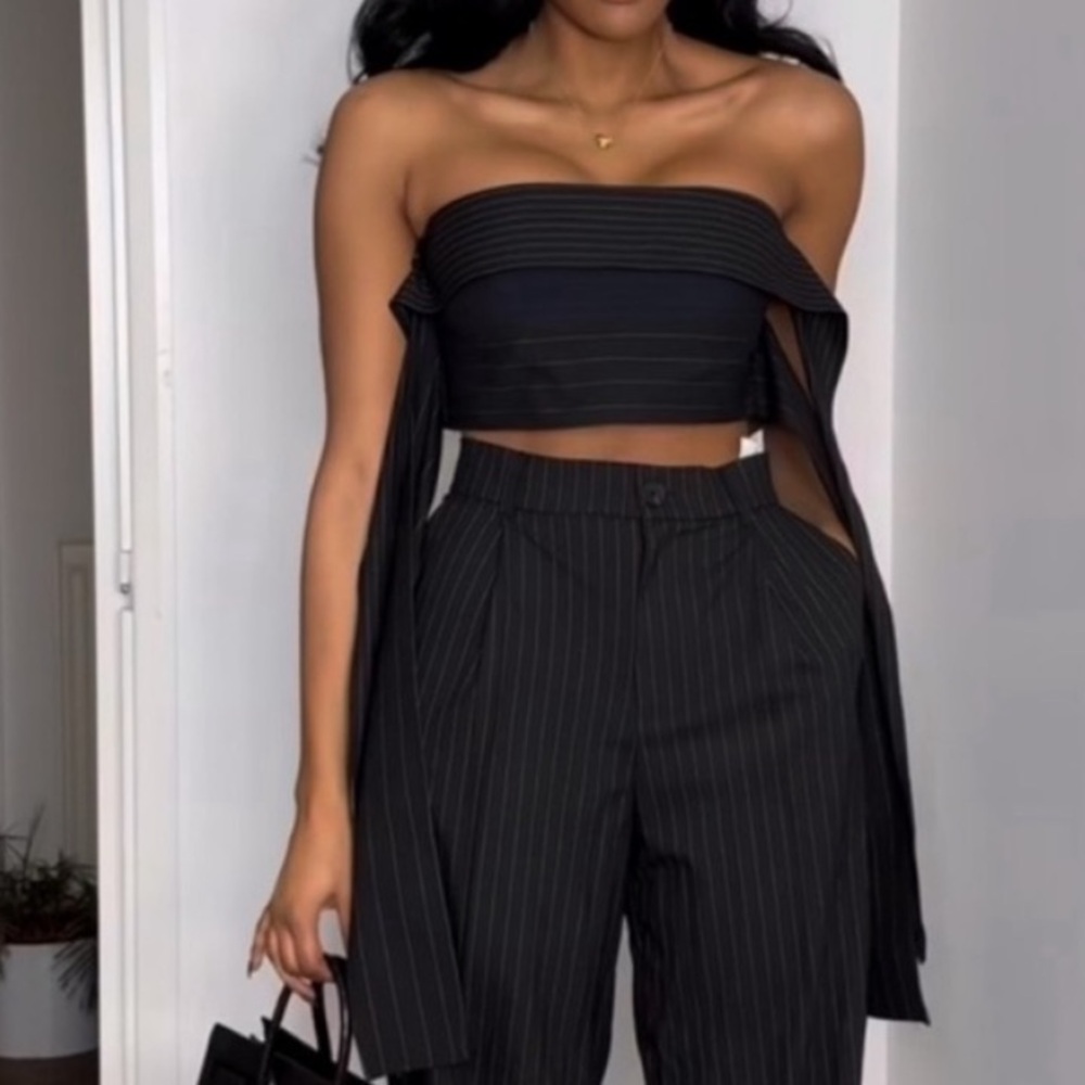 New ZARA STRAPLESS STRAIGHNECK MULTI POSITION CROP TOP - Picture 2 of 15